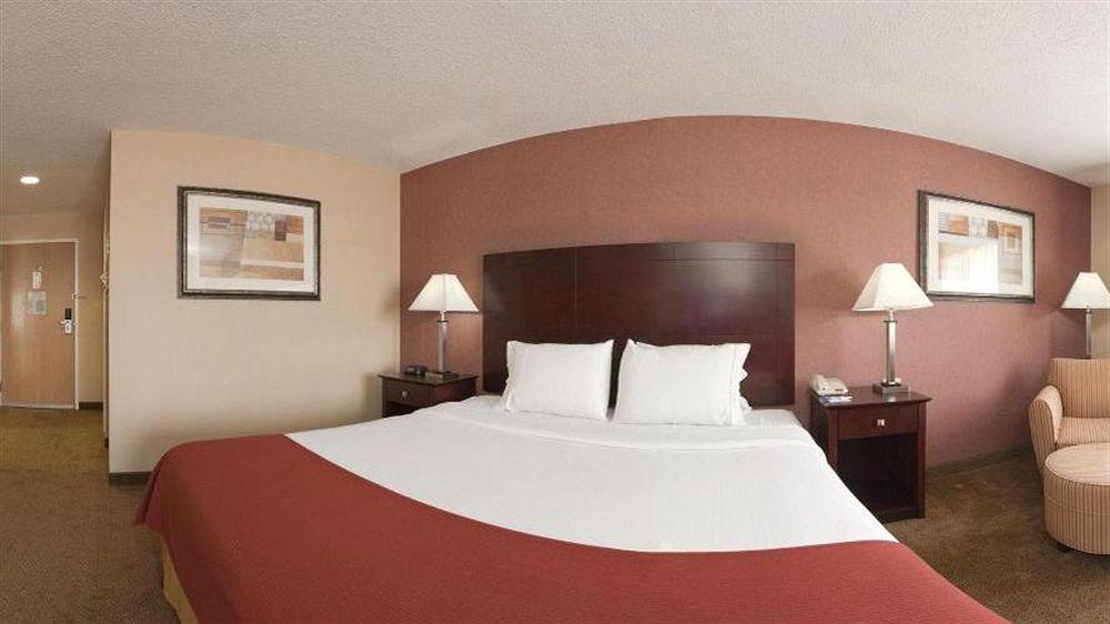 Holiday Inn Express Hotel & Suites Cincinnati-North/Sharonville Zewnętrze zdjęcie