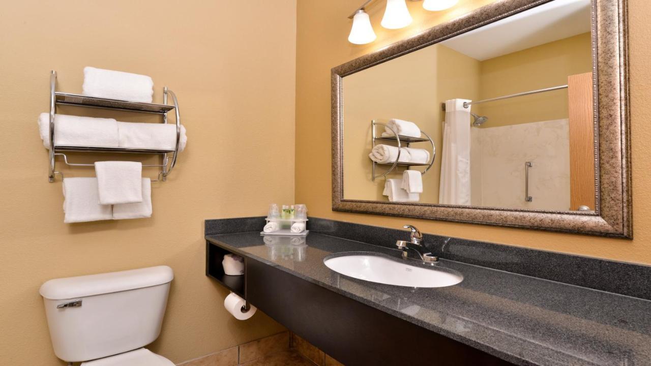 Holiday Inn Express Hotel & Suites Cincinnati-North/Sharonville Zewnętrze zdjęcie