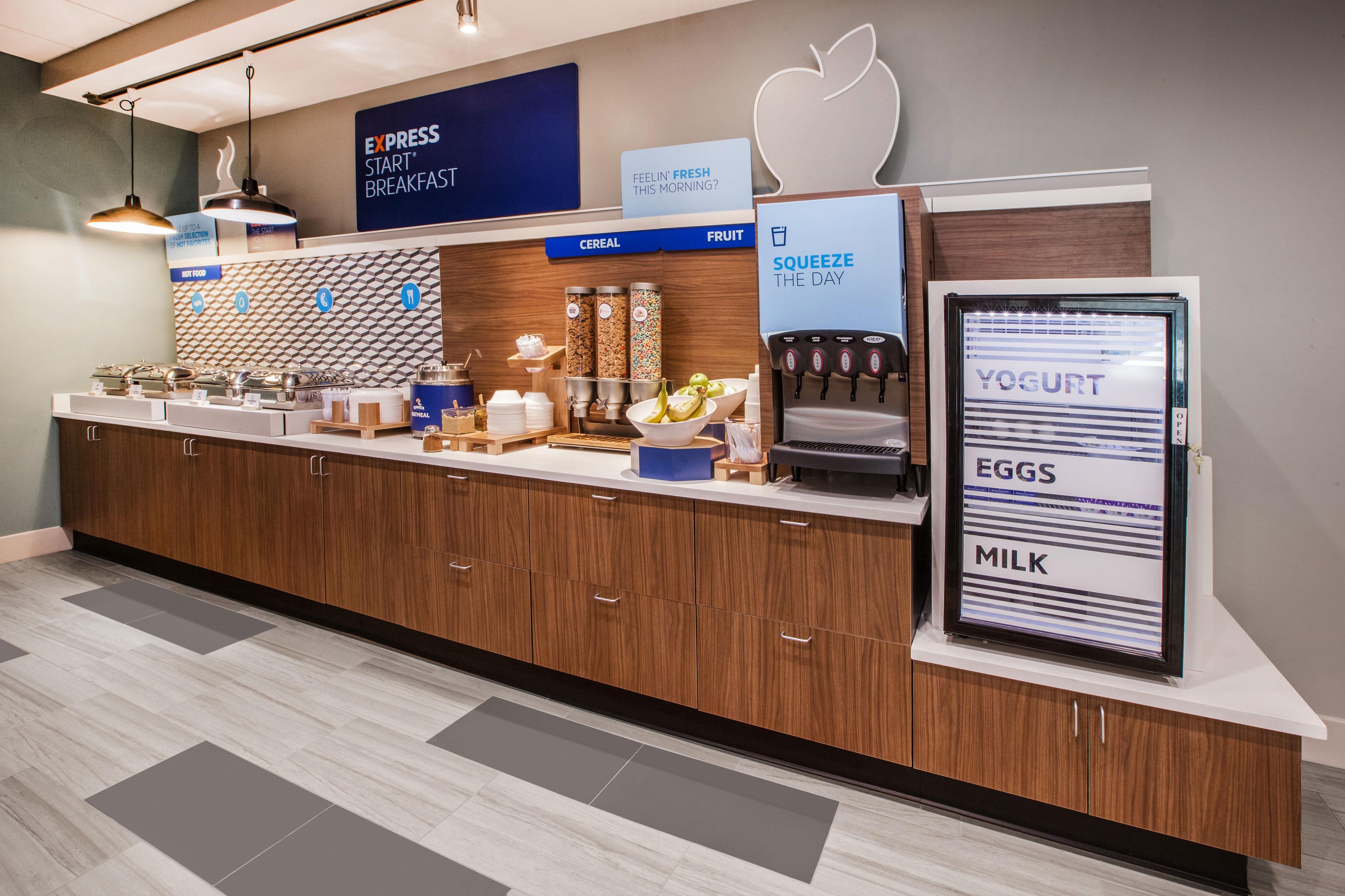 Holiday Inn Express Hotel & Suites Cincinnati-North/Sharonville Zewnętrze zdjęcie