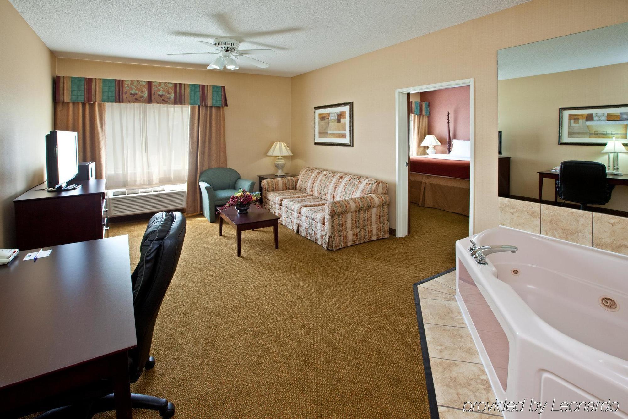Holiday Inn Express Hotel & Suites Cincinnati-North/Sharonville Pokój zdjęcie