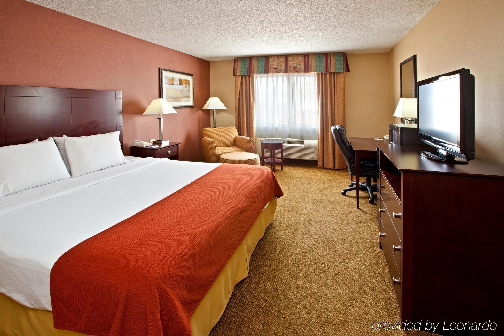 Holiday Inn Express Hotel & Suites Cincinnati-North/Sharonville Zewnętrze zdjęcie