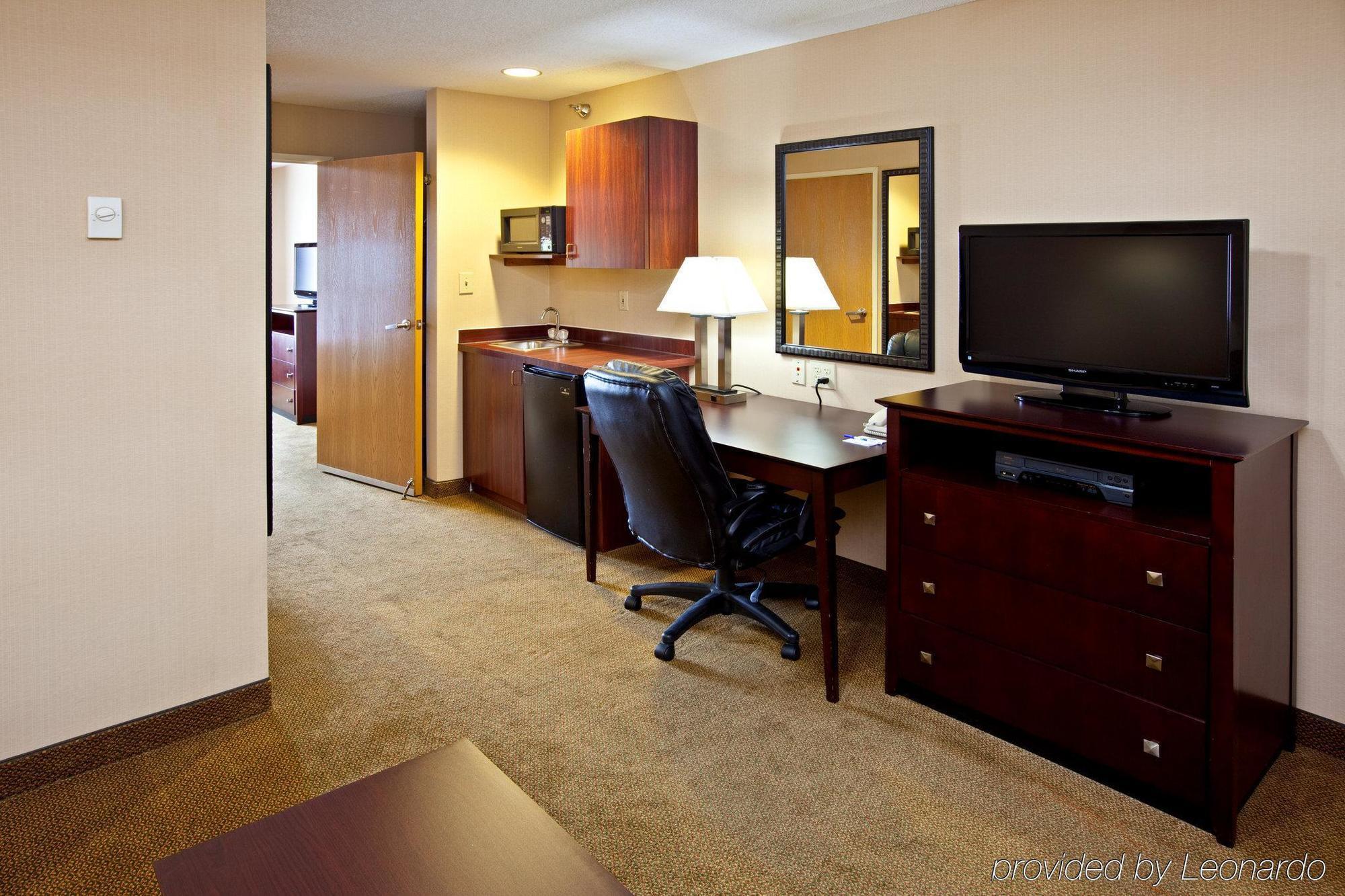 Holiday Inn Express Hotel & Suites Cincinnati-North/Sharonville Zewnętrze zdjęcie