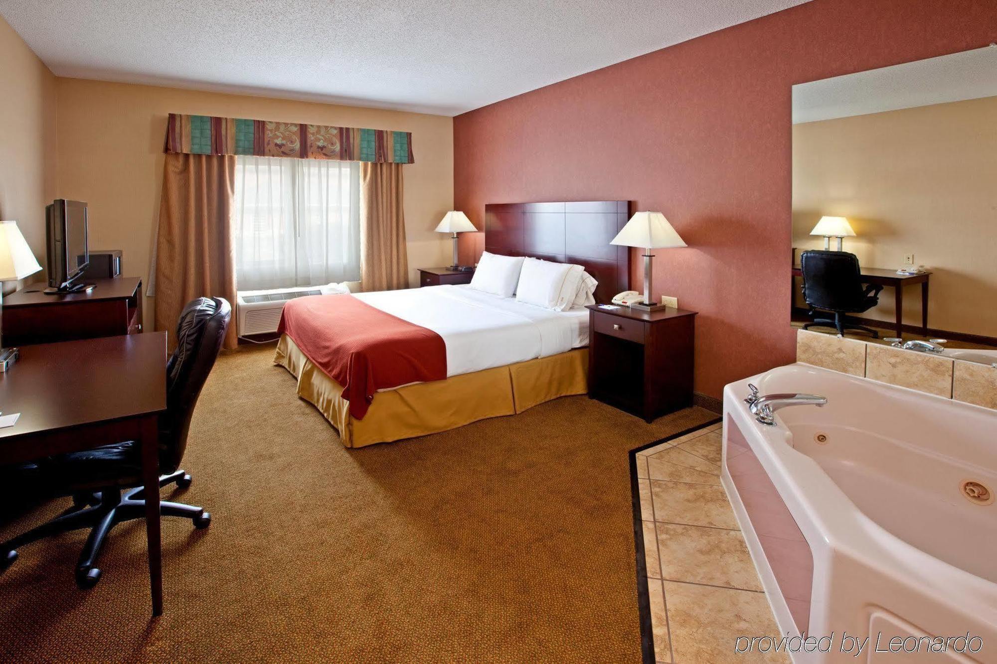 Holiday Inn Express Hotel & Suites Cincinnati-North/Sharonville Pokój zdjęcie