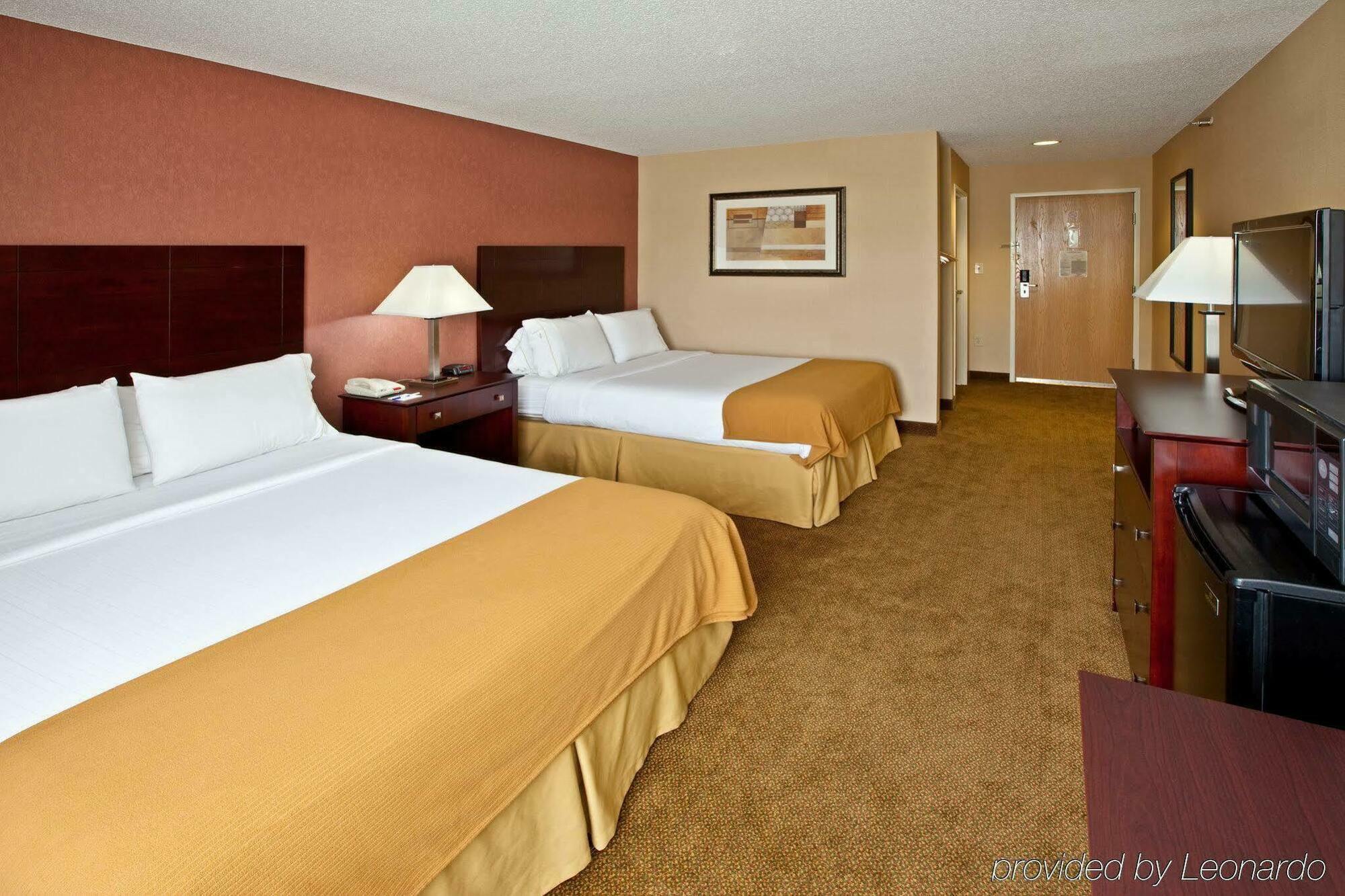 Holiday Inn Express Hotel & Suites Cincinnati-North/Sharonville Zewnętrze zdjęcie